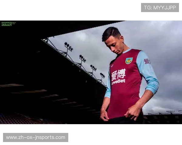 英超球队带黑色：英超球队的黑色球衣与特殊意义