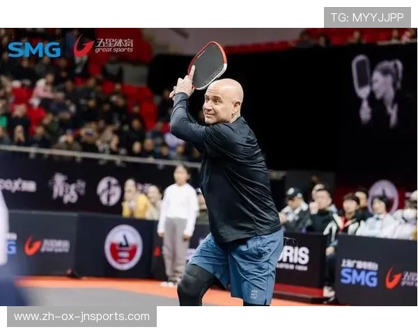 网坛传奇跨界阿加西格拉芙联袂王蔷亮相20 Joola匹克球表演赛